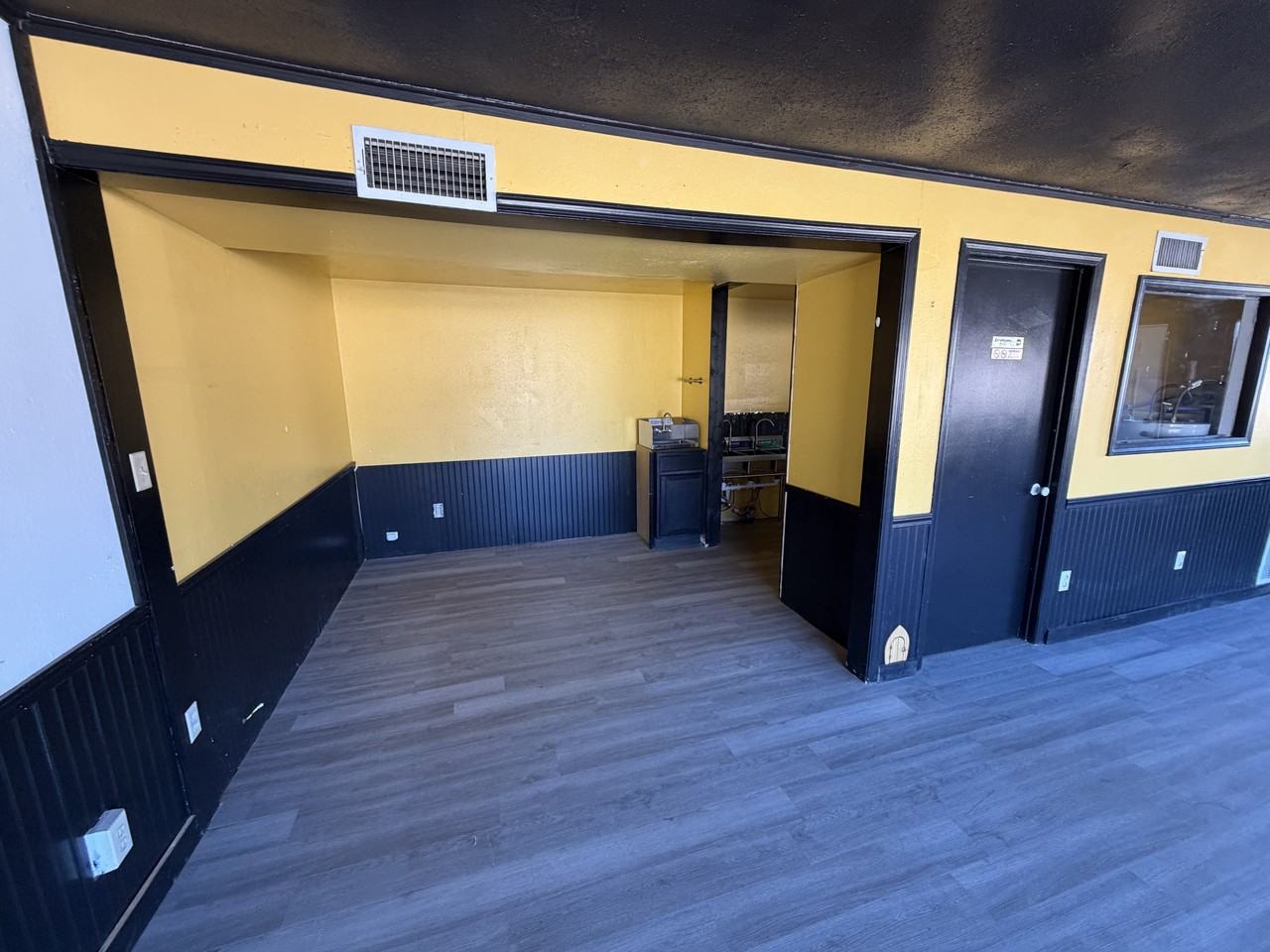 2105 N Broadway St #1 - Photo 4 of 14