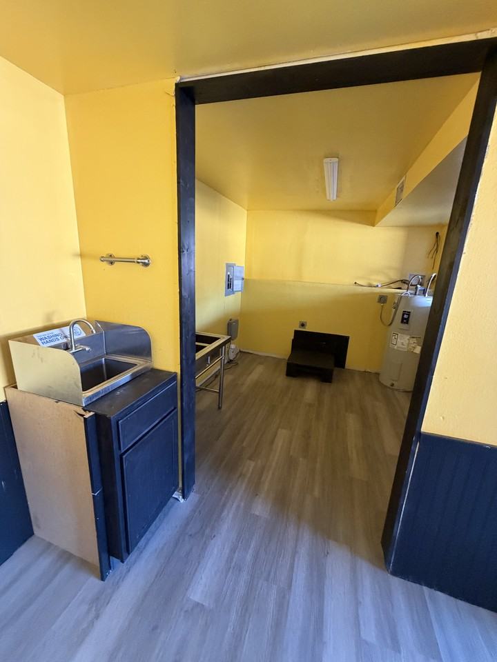 2105 N Broadway St #1 - Photo 6 of 14