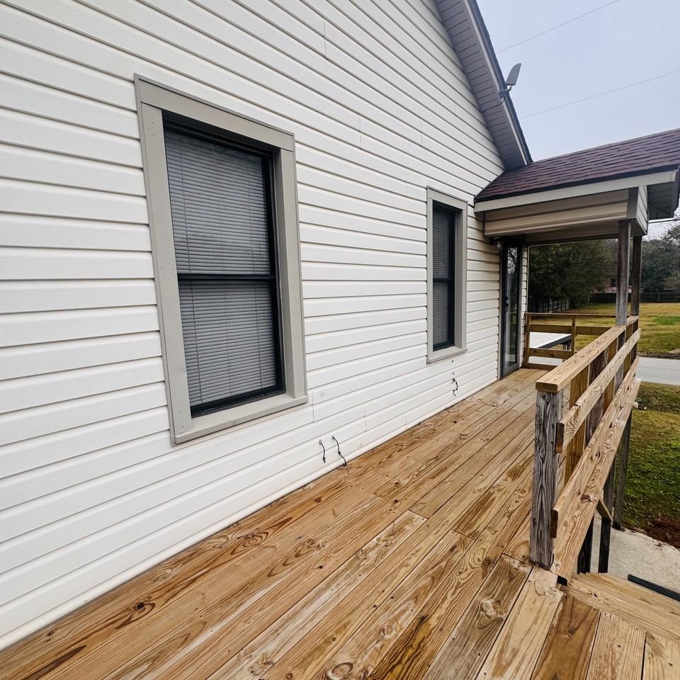 2102 13th St - Photo 2 of 10