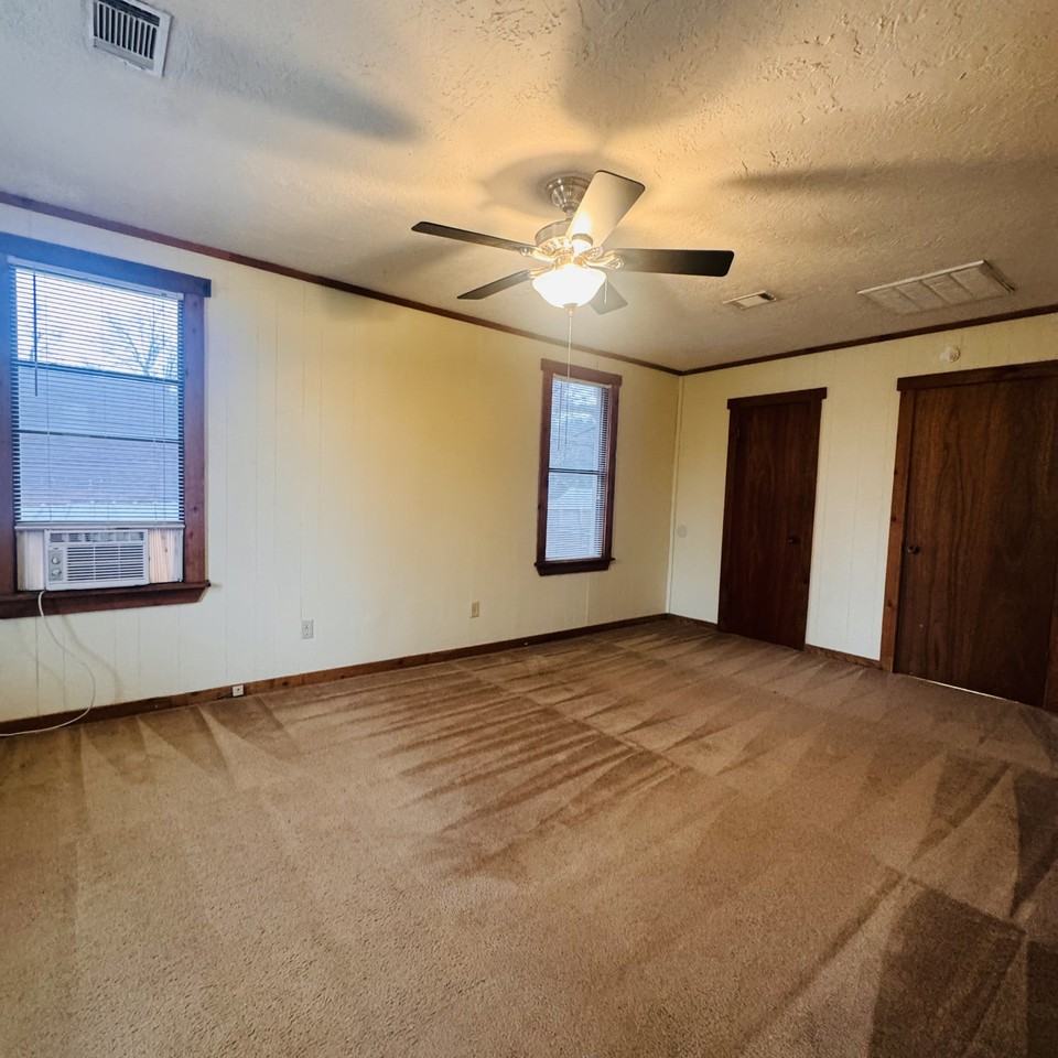 2102 13th St - Photo 7 of 10