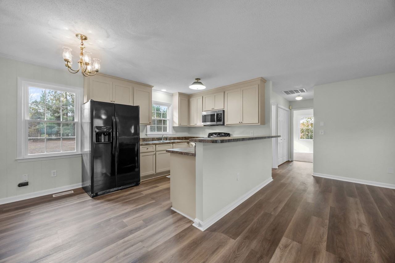 904 Jennifer Ln #1 - Photo 5 of 50