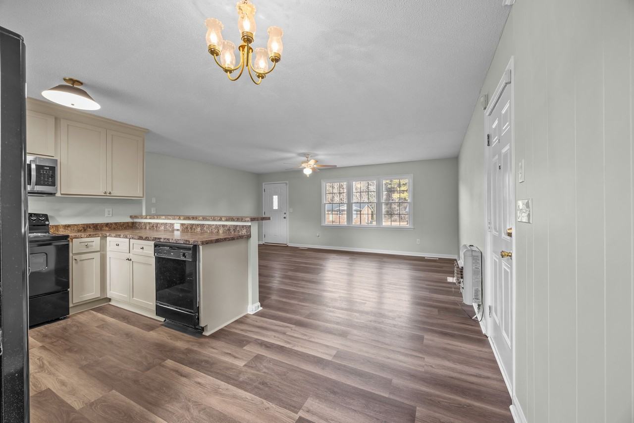 904 Jennifer Ln #1 - Photo 6 of 50