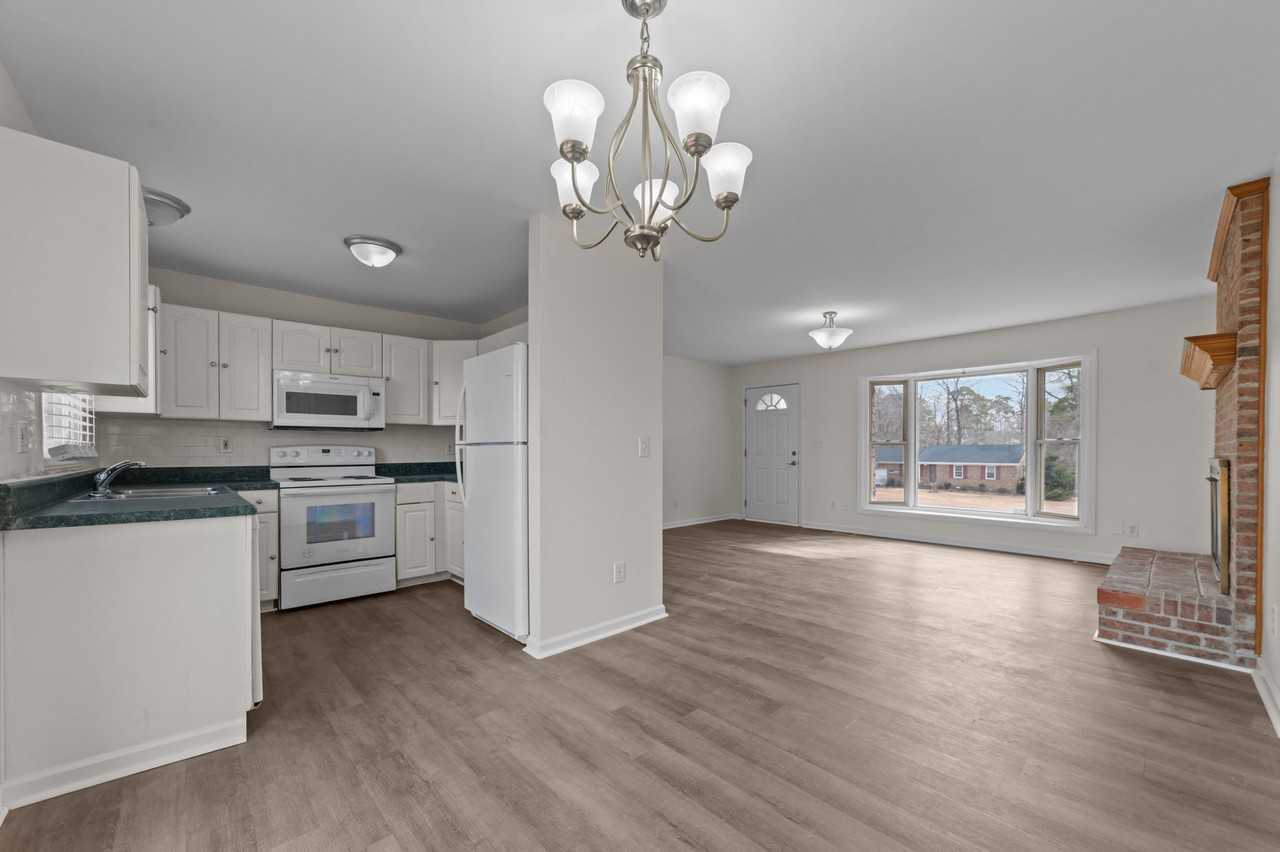 340 Circle Dr #1 - Photo 6 of 43