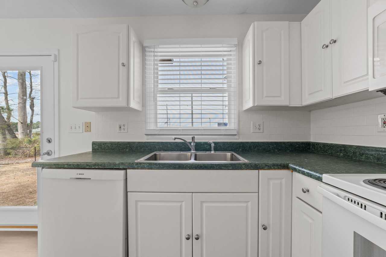 340 Circle Dr #1 - Photo 7 of 43