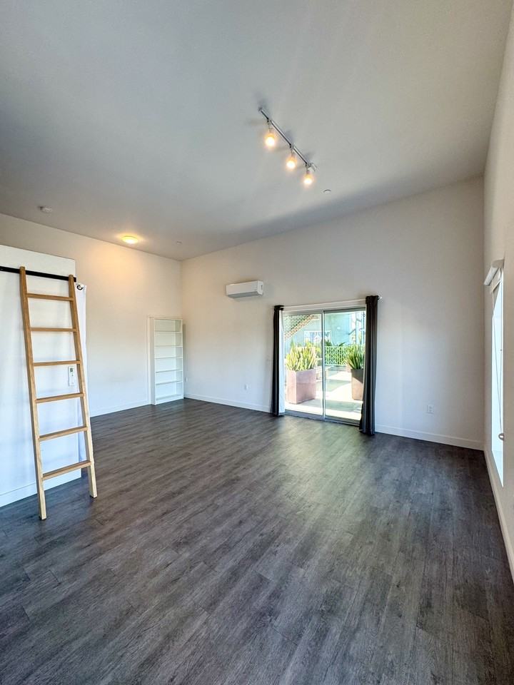 4405 West Point Loma BoulevardHAVEN | Point Loma - 201 #201 - Photo 4 of 14