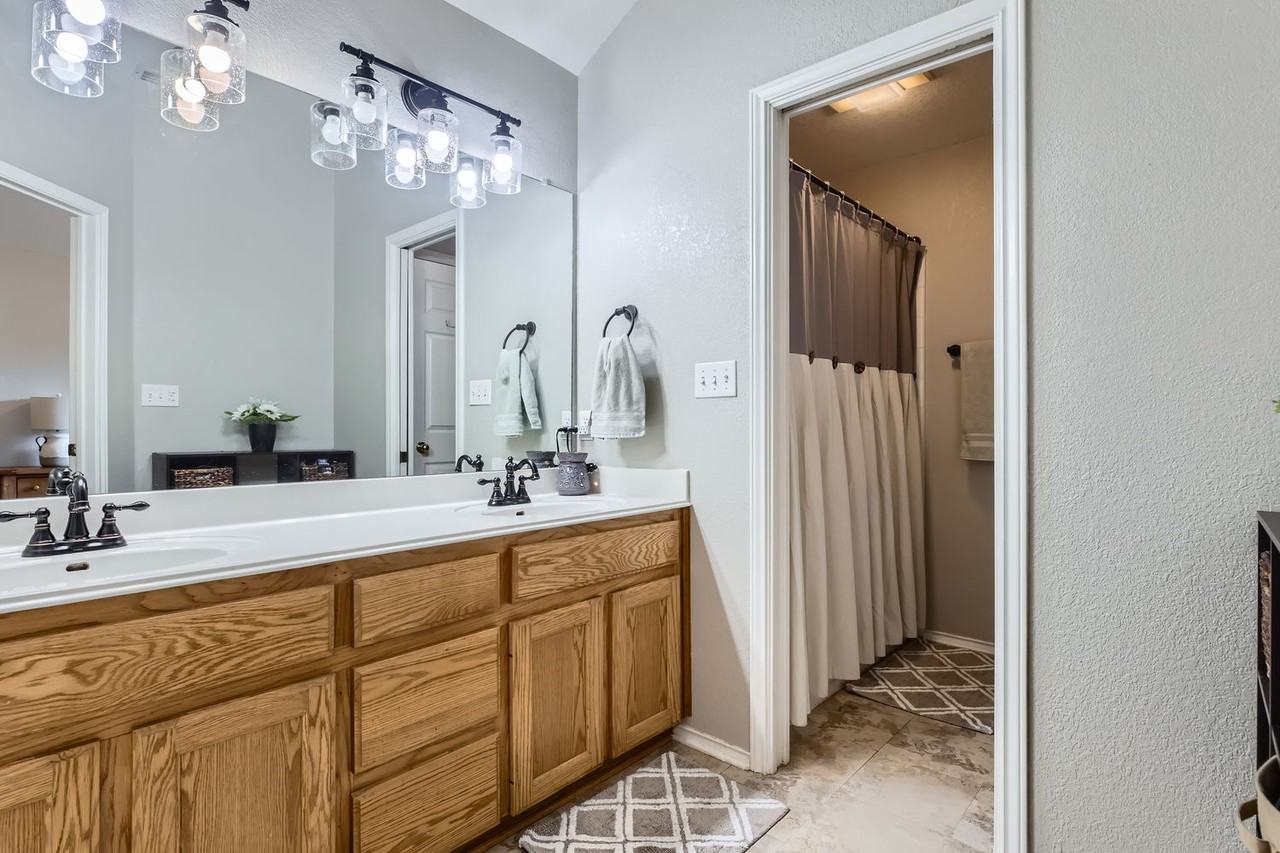 121 Flora St #1 - Photo 6 of 22