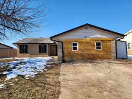 featured image of 1109 S Bouziden Dr #1