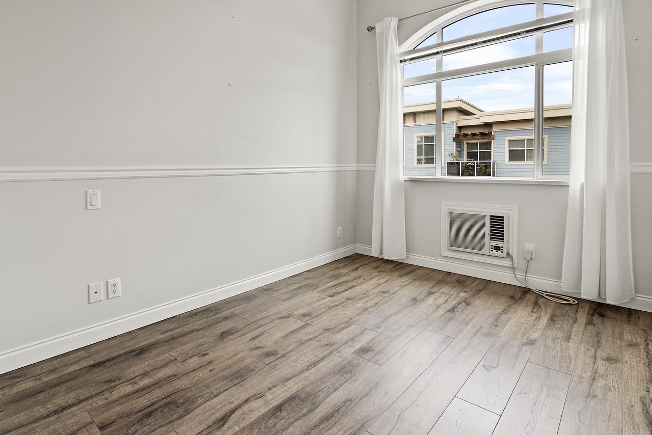 55A Ave - Photo 3 of 12