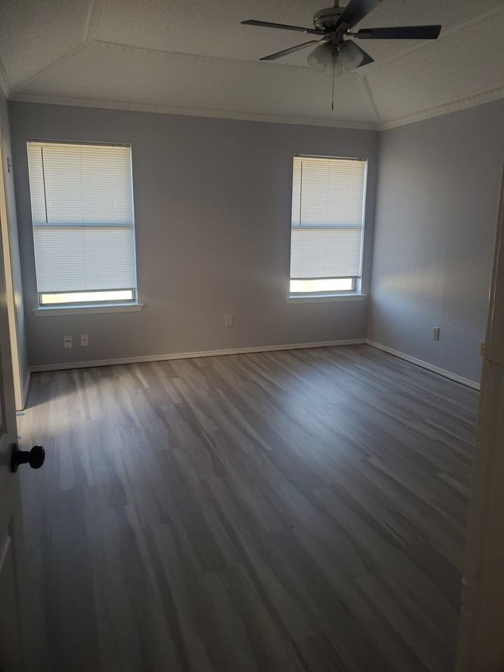 1005 Packard Dr #1 - Photo 3 of 14