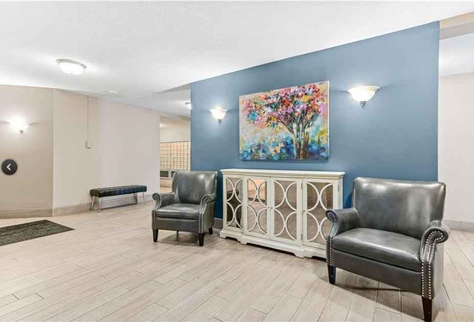 130 Demont Ave E #1 - Photo 4 of 20