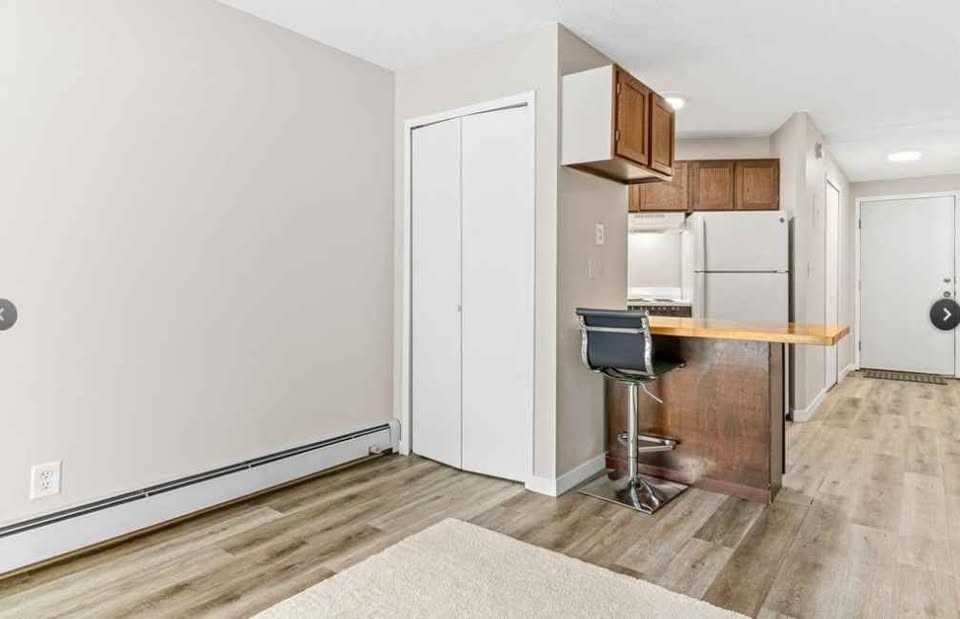 130 Demont Ave E #1 - Photo 7 of 20