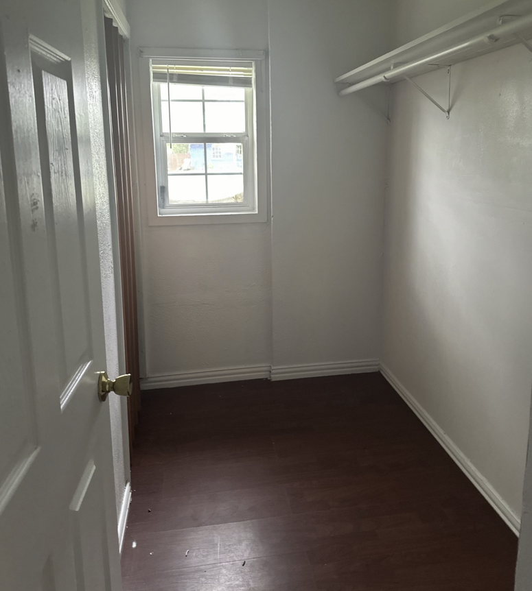 1410 Burke Dr #4 - Photo 5 of 10