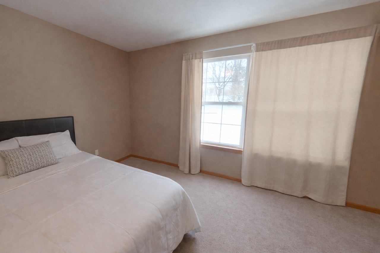2178 Kestral Blvd - Photo 4 of 18
