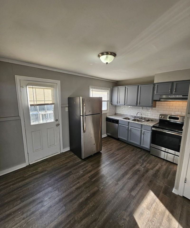 7139 Ne 52nd St - Photo 3 of 5