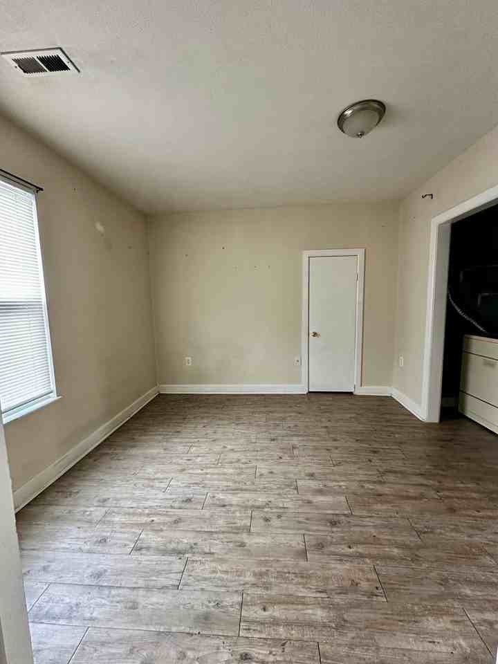 613 W Knox Ave #2 - Photo 7 of 8