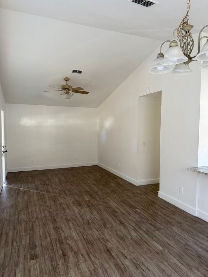 939 Balkin Rd - Photo 4 of 7