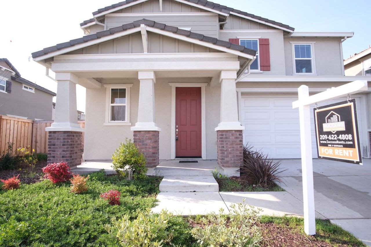 540 Spalding Way - Photo 2 of 25