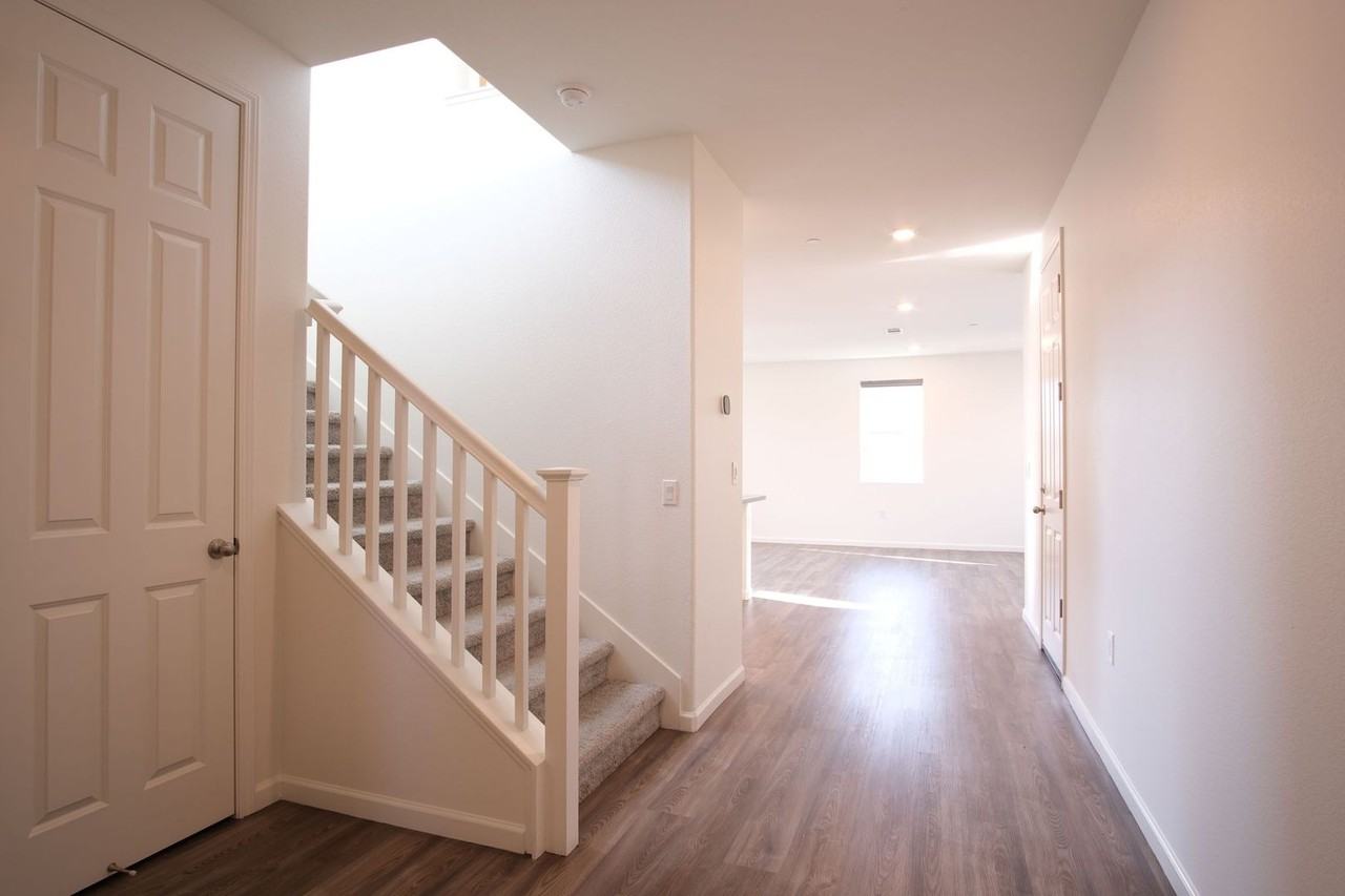 540 Spalding Way - Photo 6 of 25