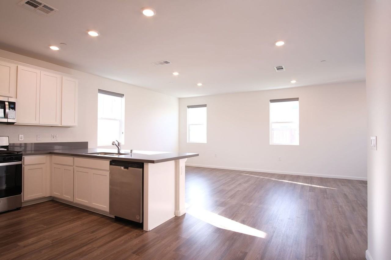 540 Spalding Way - Photo 7 of 25