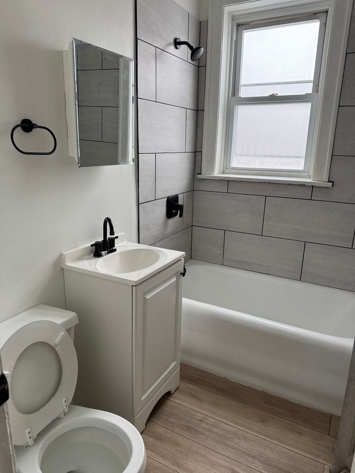 7348 S Dr Martin Luther King Jr Dr Chicago, IL 60619 - Photo 4 of 7