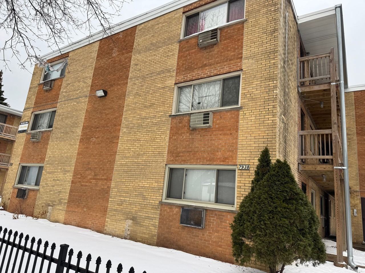 7940 S Greenwood 7938 - Photo 2 of 7