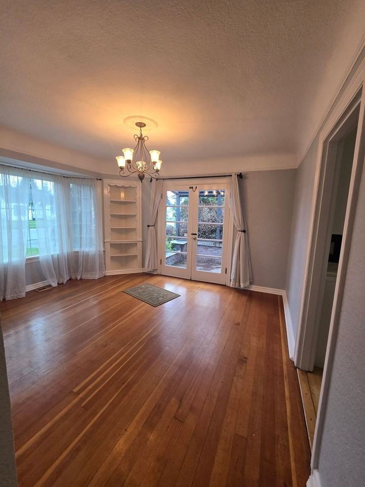 1227 S 12th St - Photo 6 of 27