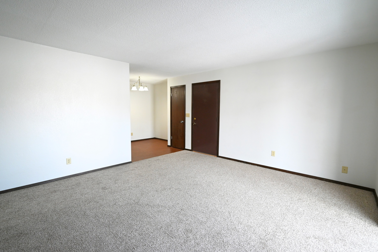 Hawkeye Apartments - Photo 4 of 19