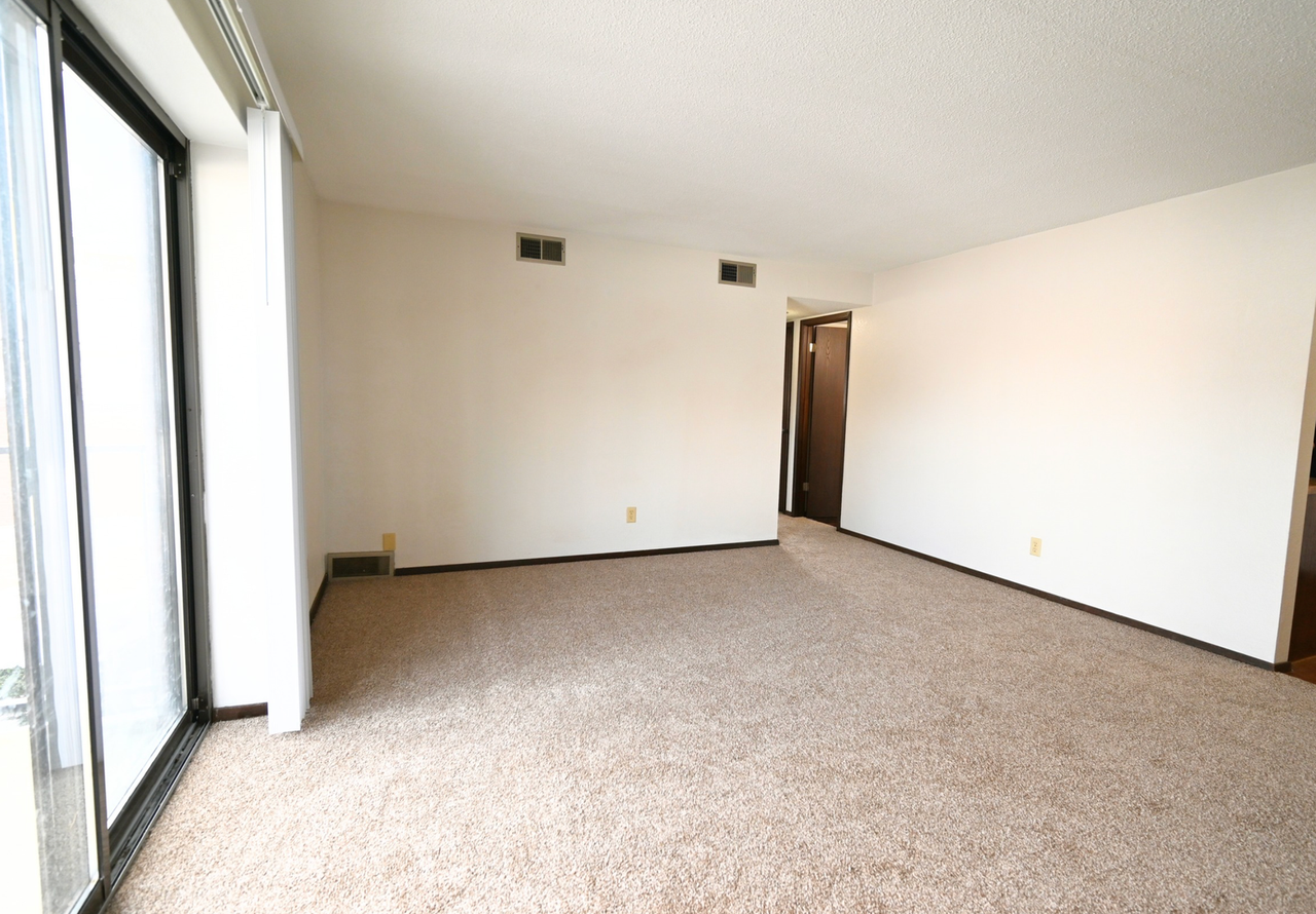 Hawkeye Apartments - Photo 5 of 19