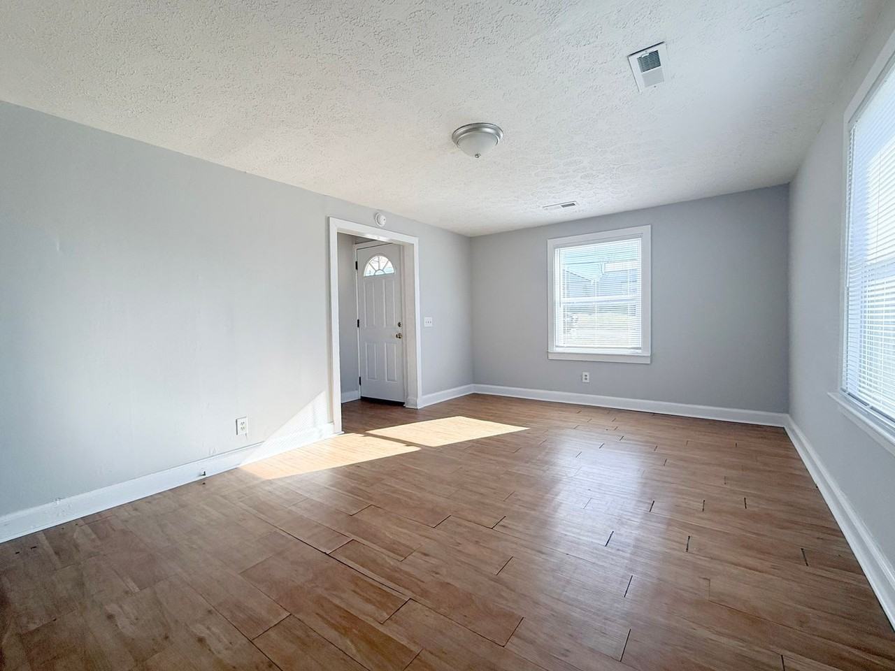 1700 E Spring St - Photo 4 of 31