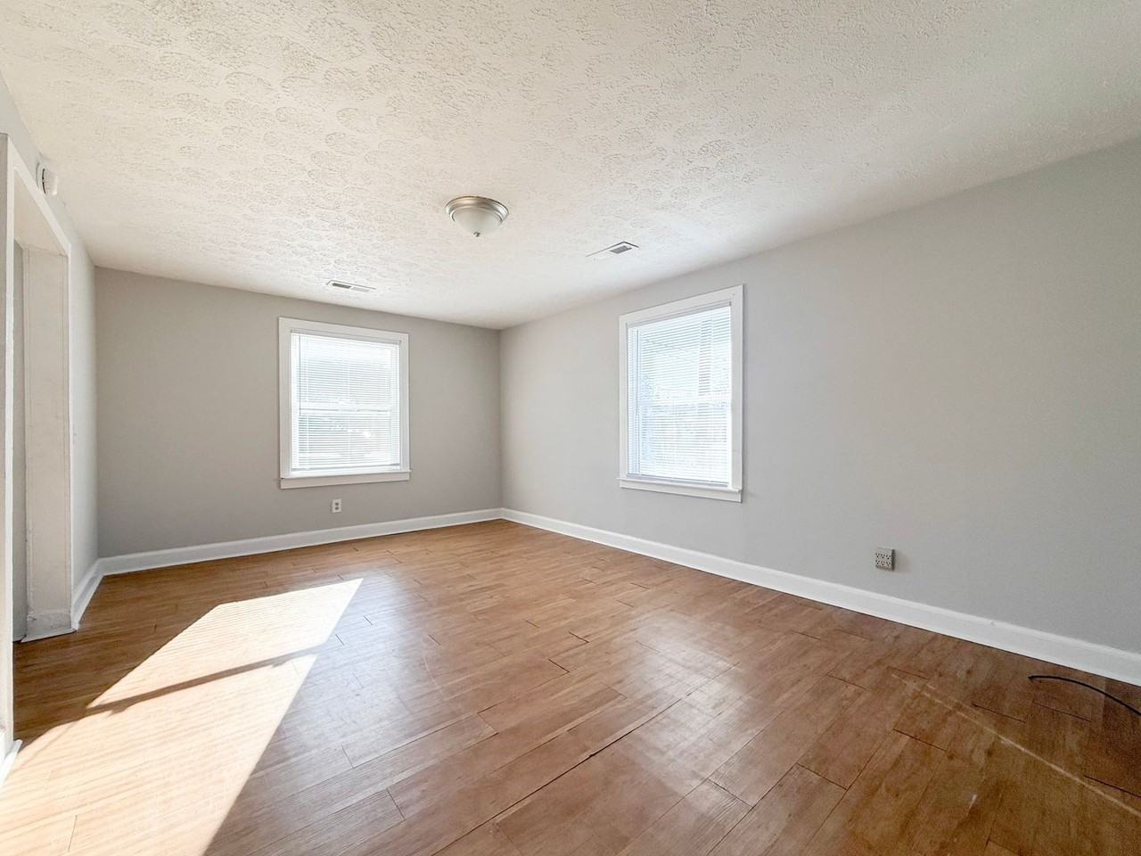 1700 E Spring St - Photo 5 of 31