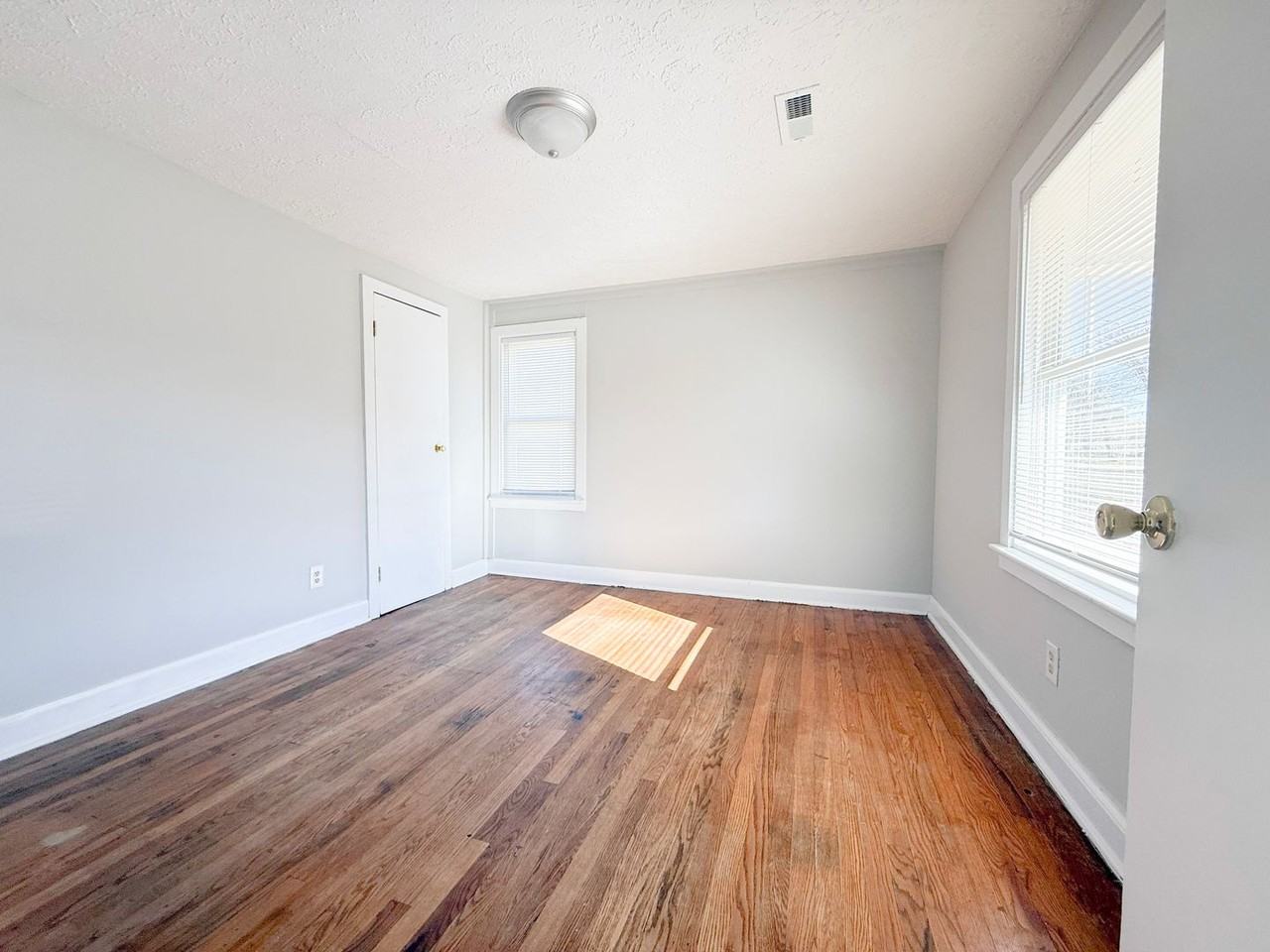 1700 E Spring St - Photo 7 of 31