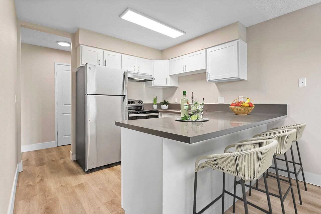 The Alexander Apartments - Photo 2 of 14