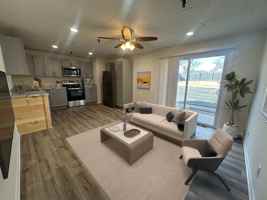 featured image of 1725 Henry Ave