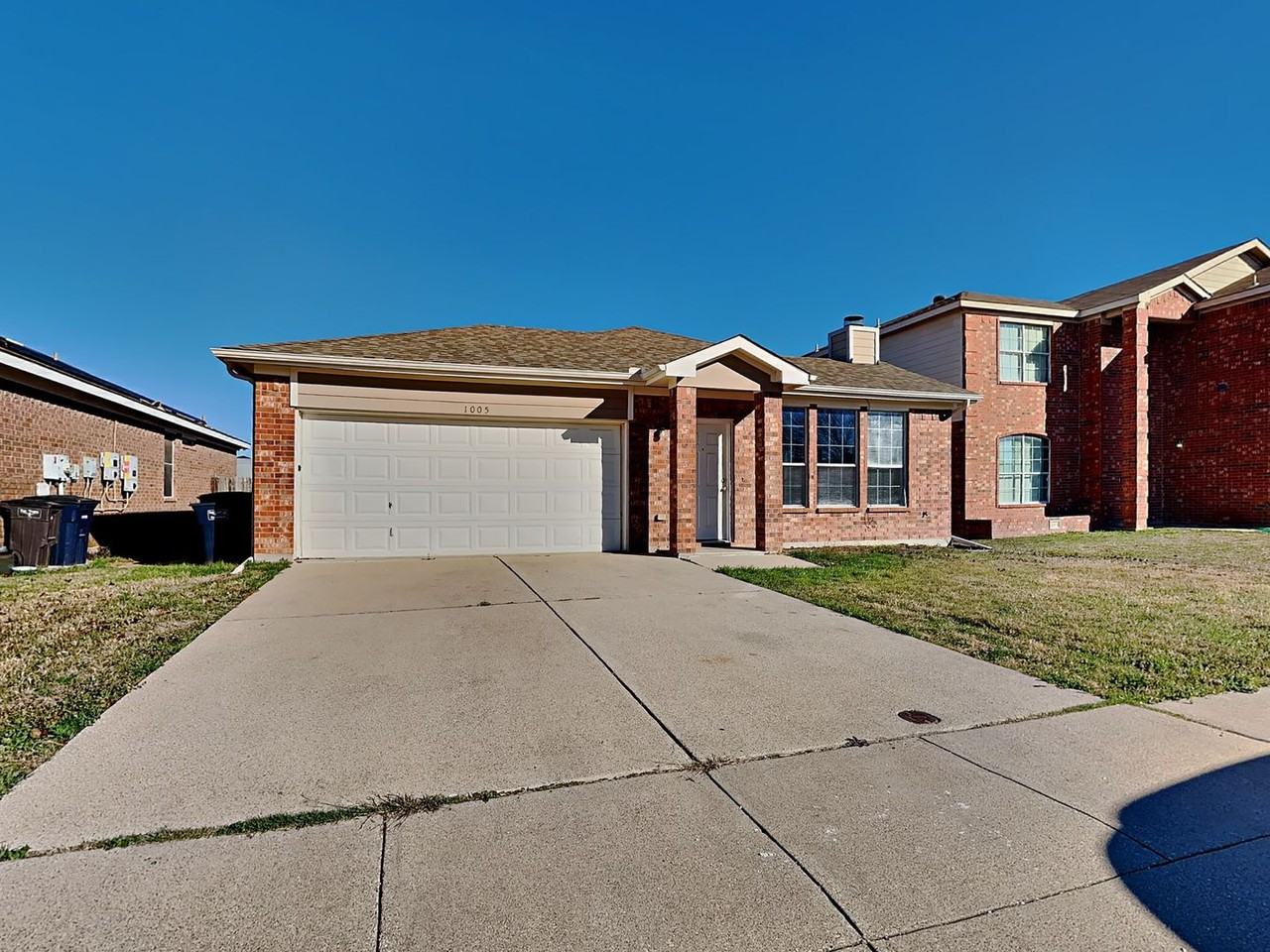 1005 Mckavett Dr - Photo 2 of 23