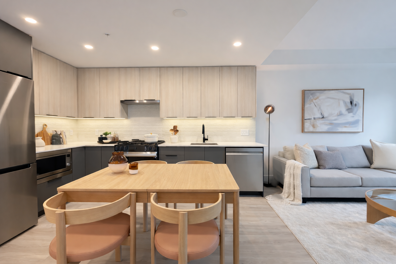 Chroma - Photo 4 of 29