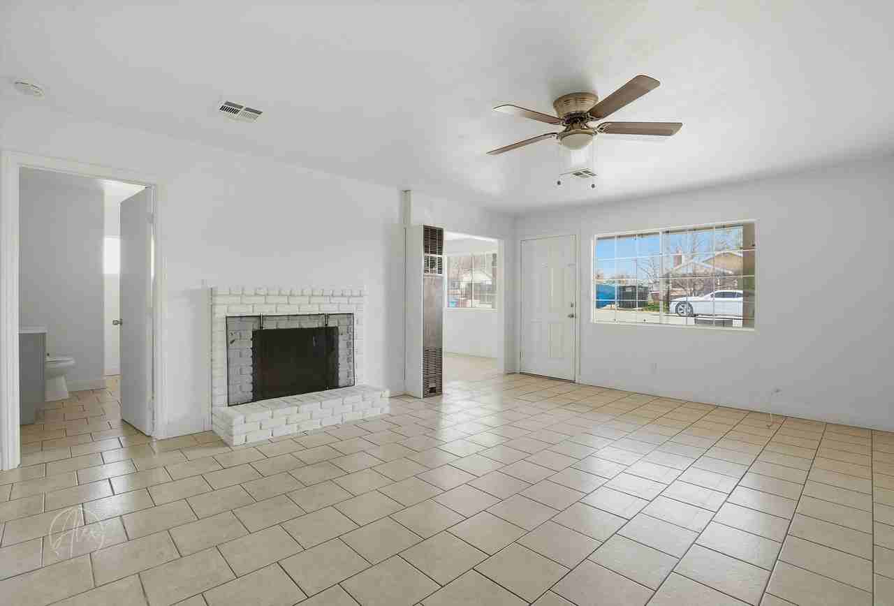 1004 Mccurdy Dr - Photo 2 of 17