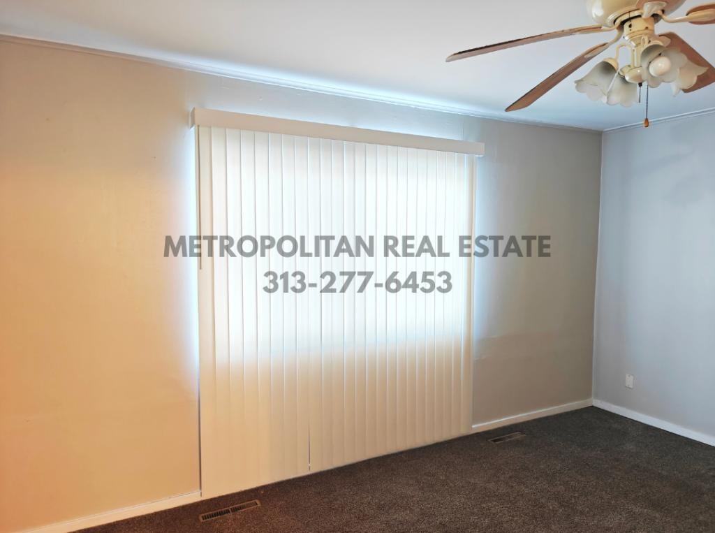 31820 Bay Ct - Photo 2 of 10