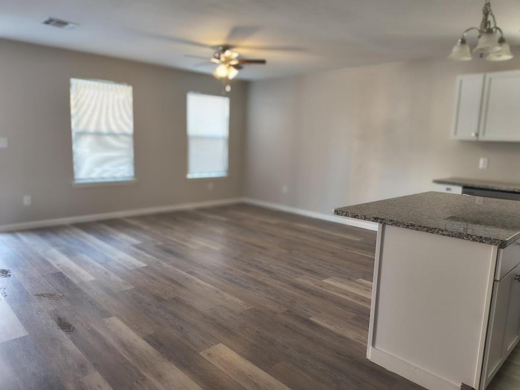 1007 N Quincy Ave Apt A - Photo 3 of 13