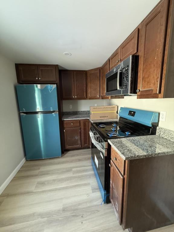 235 Orange St - Photo 4 of 11