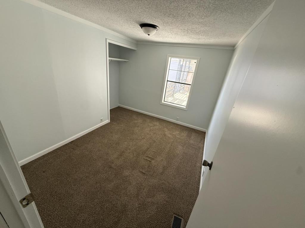 409 Peachtree St - Photo 5 of 20