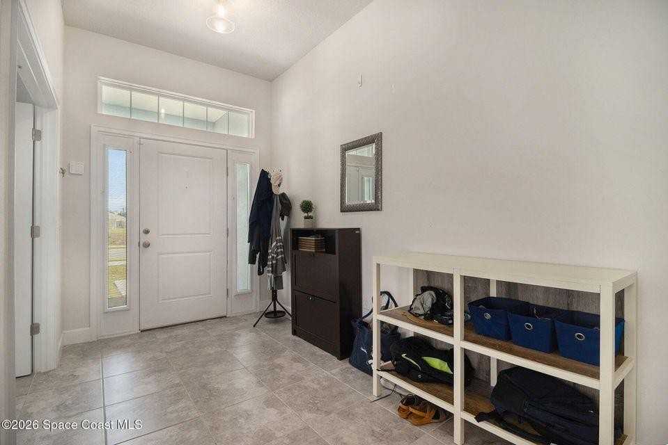 1041 Tupelo Cir - Photo 2 of 23