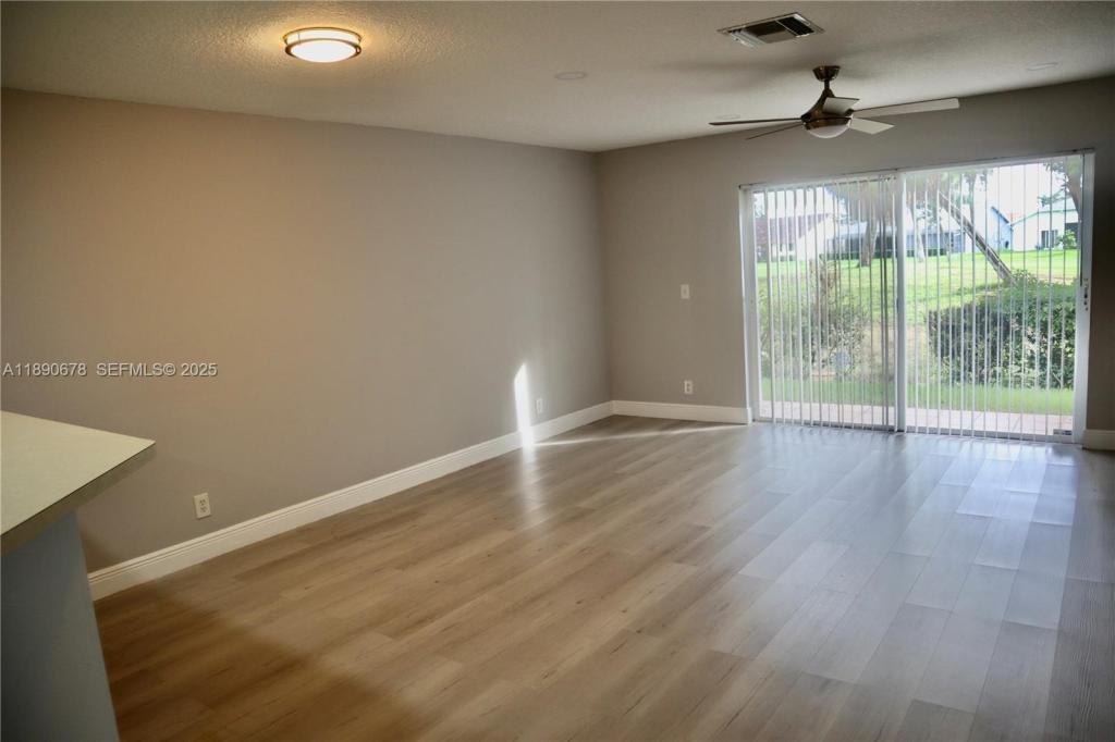 8656 S Southgate Shores Cir - Photo 2 of 10