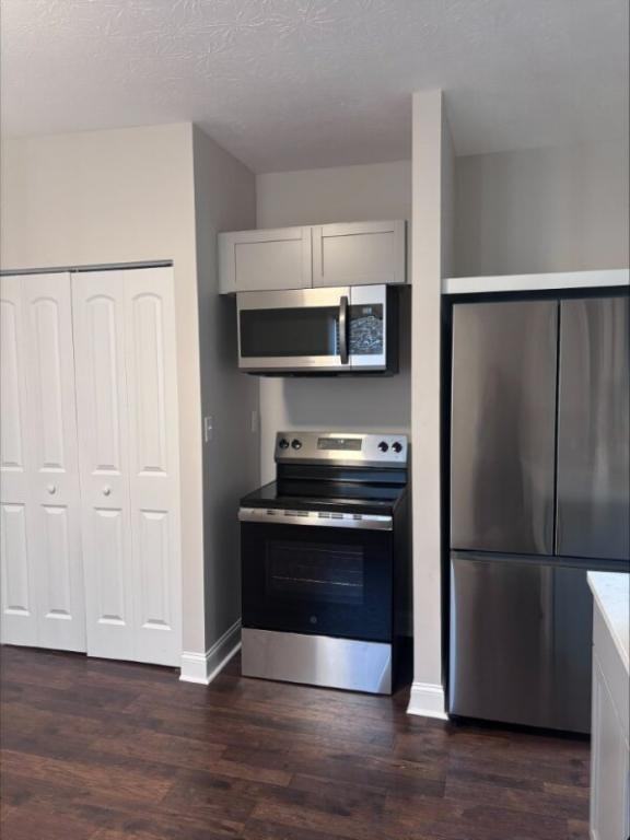 106 E College Ave - Photo 4 of 15