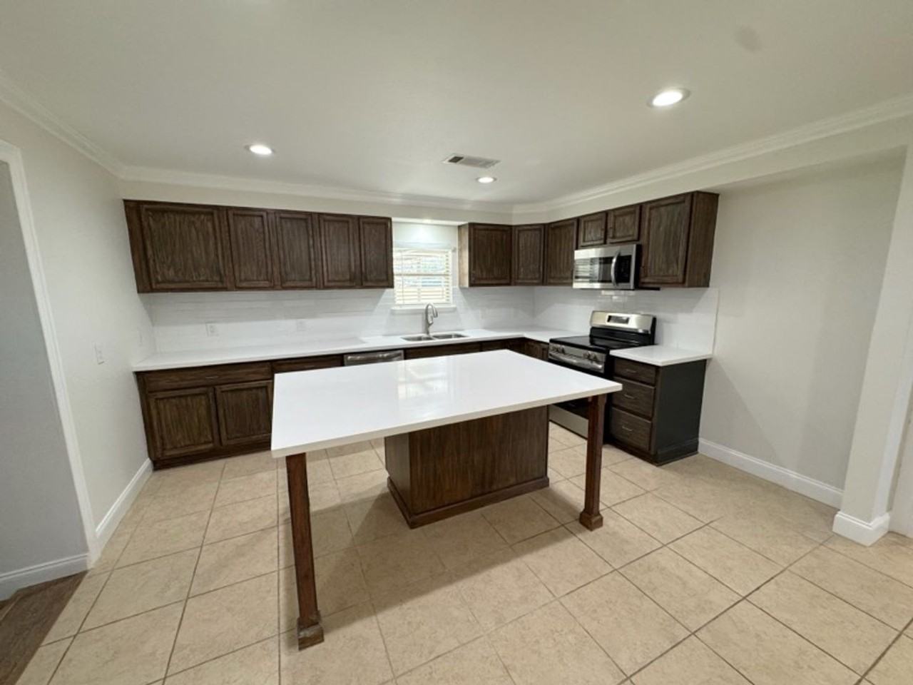 2718 2718 FM 408 - 2718 FM 408, Orange, TX. 77630 - Photo 6 of 37