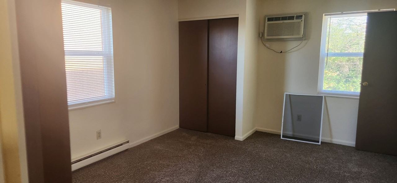 Berry Lane Apartments - Photo 4 of 17