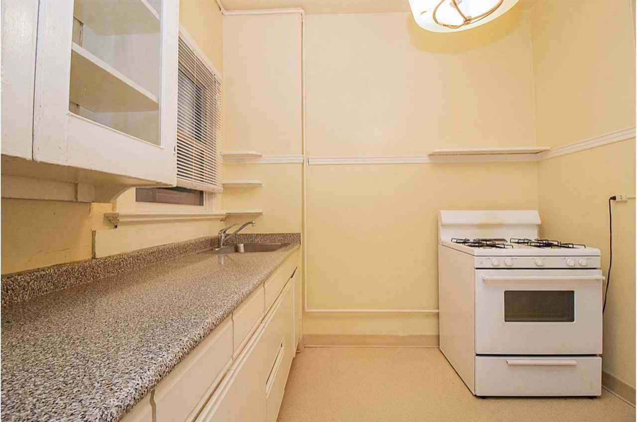 2105 NW Flanders St. - Photo 3 of 36