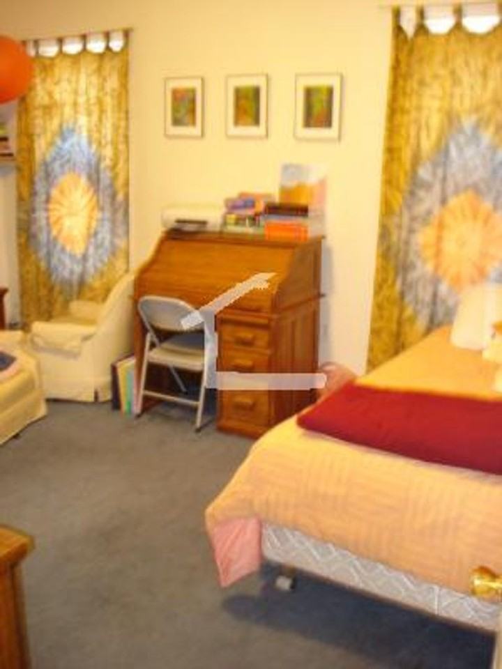 822 Huntington Ave - Photo 2 of 12