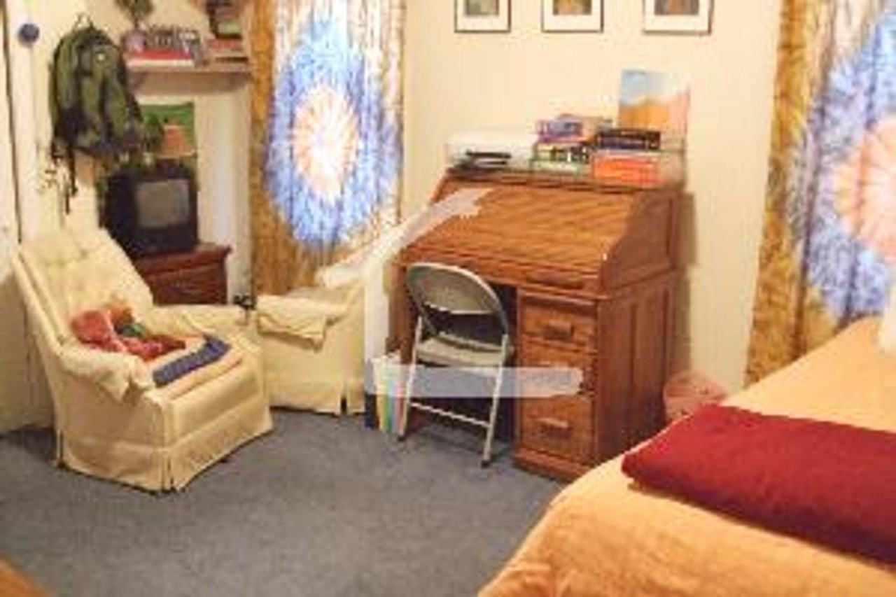 822 Huntington Ave - Photo 3 of 12