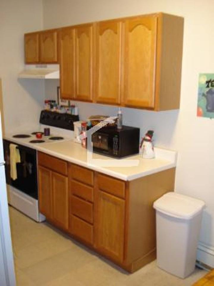 822 Huntington Ave - Photo 5 of 12