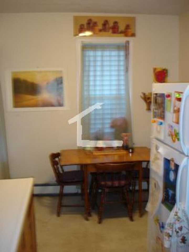 822 Huntington Ave - Photo 6 of 12